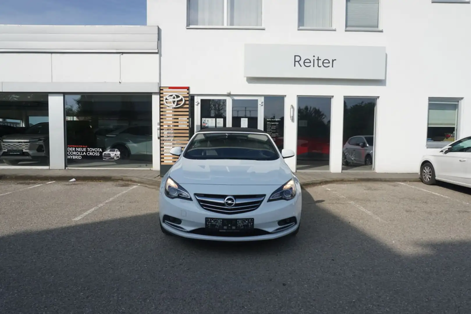 Opel Cascada Cabrio Aut. Weiß - 1