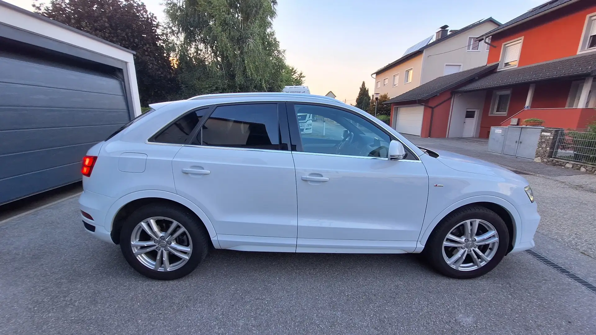 Audi Q3 2,0 TDI Sport quattro S-tronic S- Line Leder weiß Weiß - 2