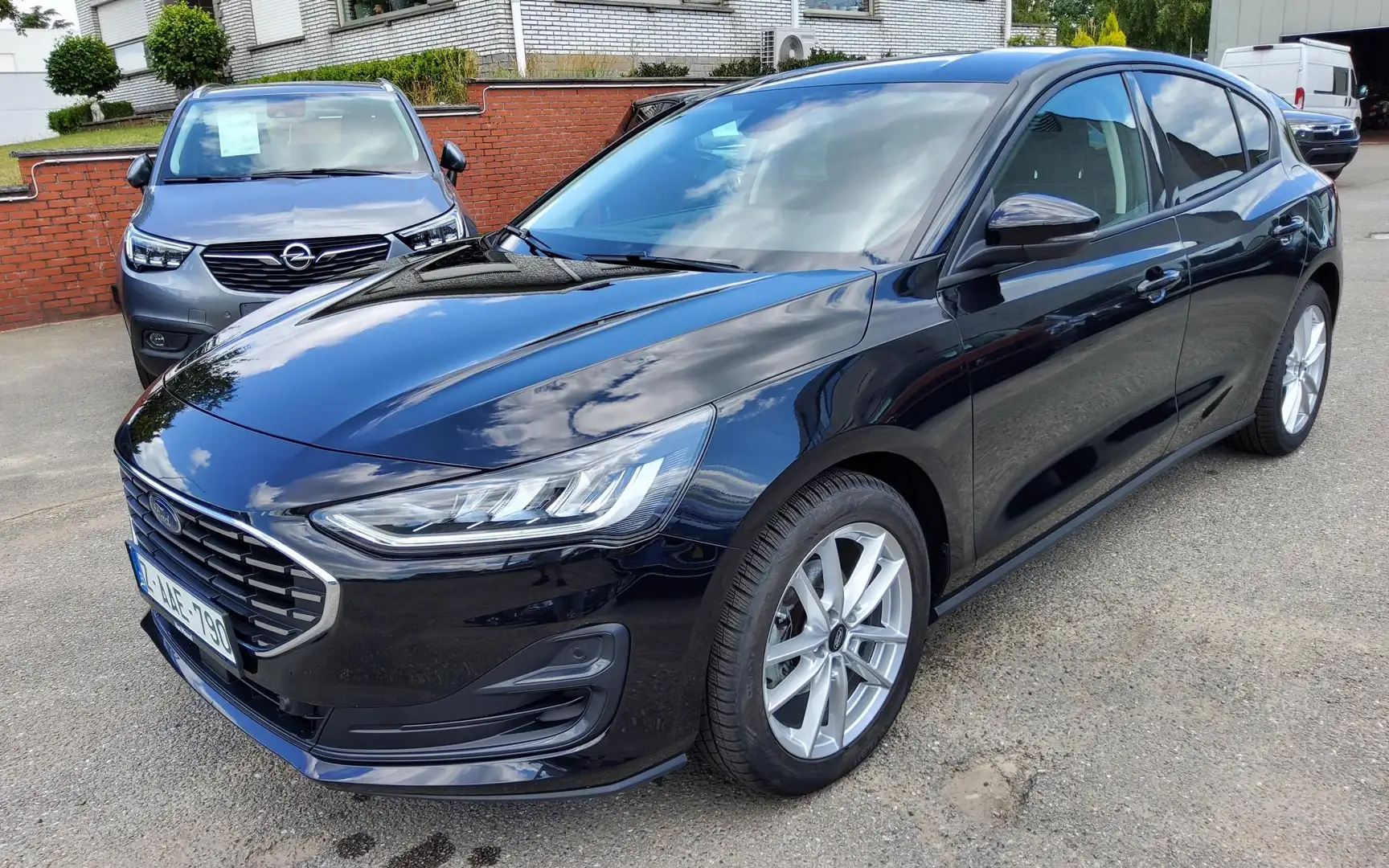 Ford Focus Focus 1.0 EcoBoost Hybrid Aut. TITANIUM DESIGN Negro - 1