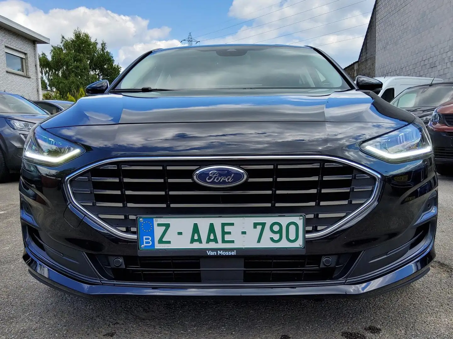 Ford Focus Focus 1.0 EcoBoost Hybrid Aut. TITANIUM DESIGN Negro - 2
