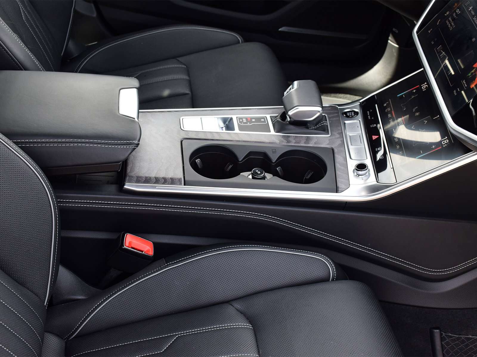 2025 Audi A6 Technik thumb 27