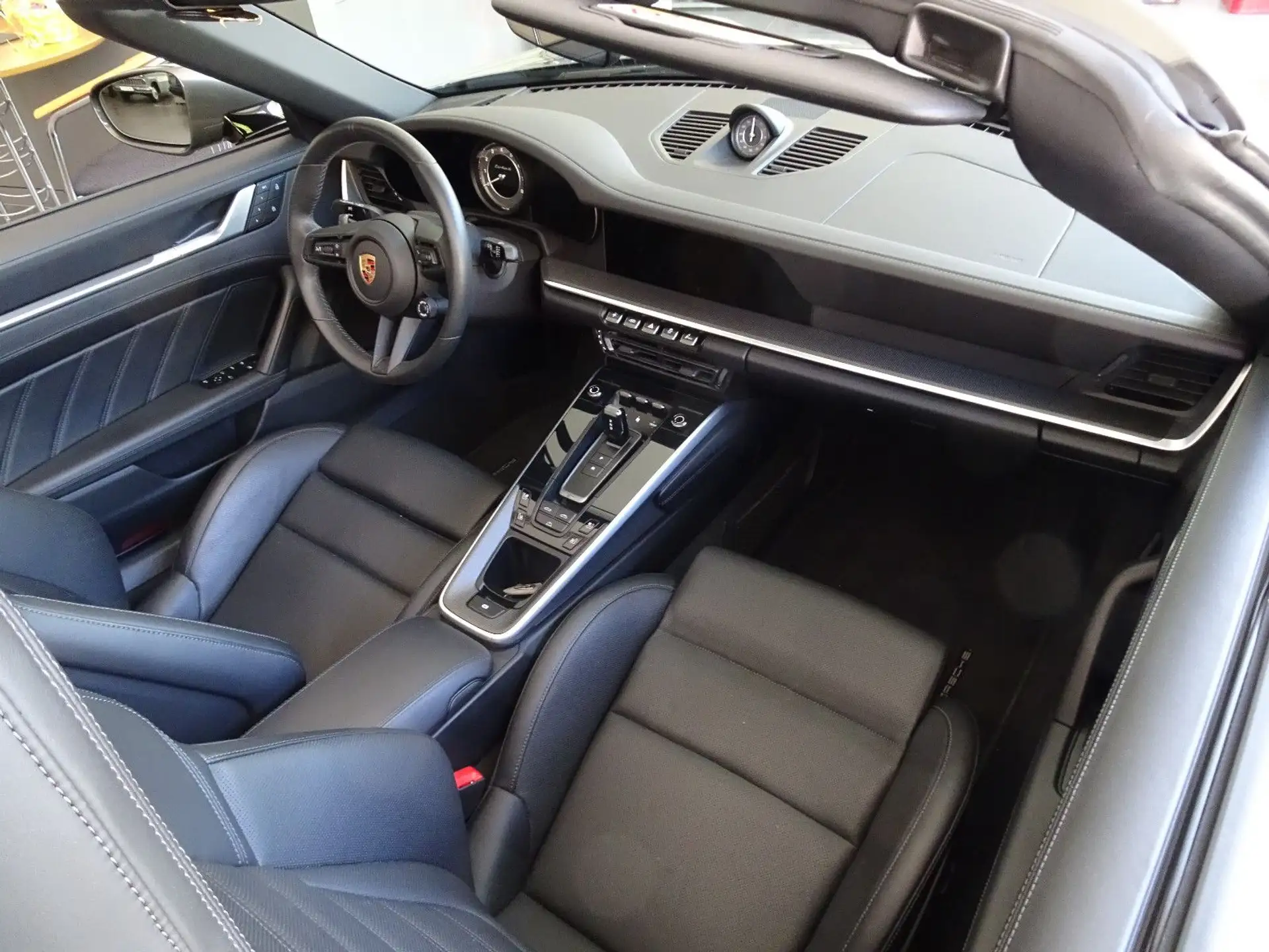 포르쉐 911 Turbo S Cabriolet 2024 실버 사진 6