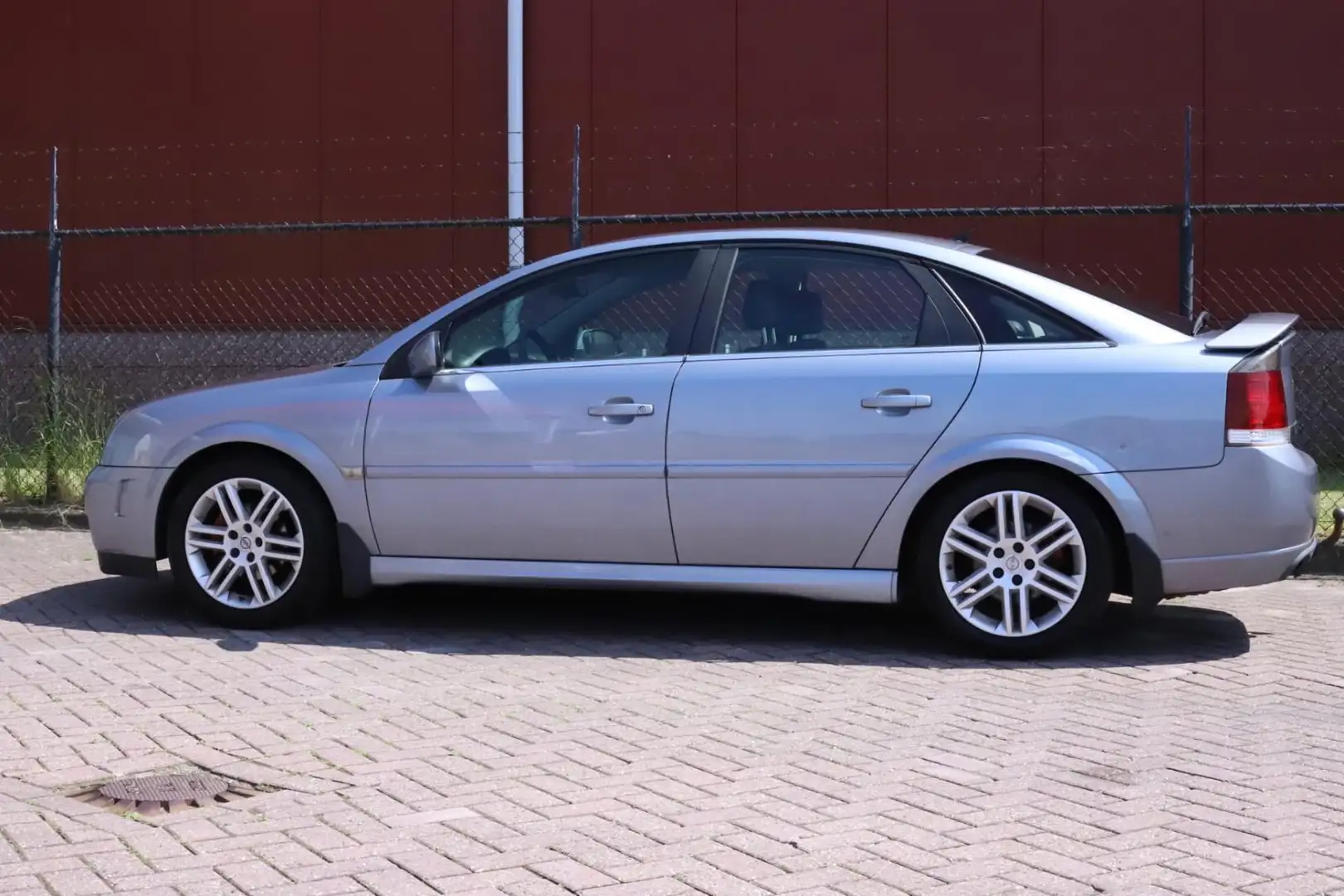 Opel Vectra GTS 2.2-16V Elegance Gris - 2