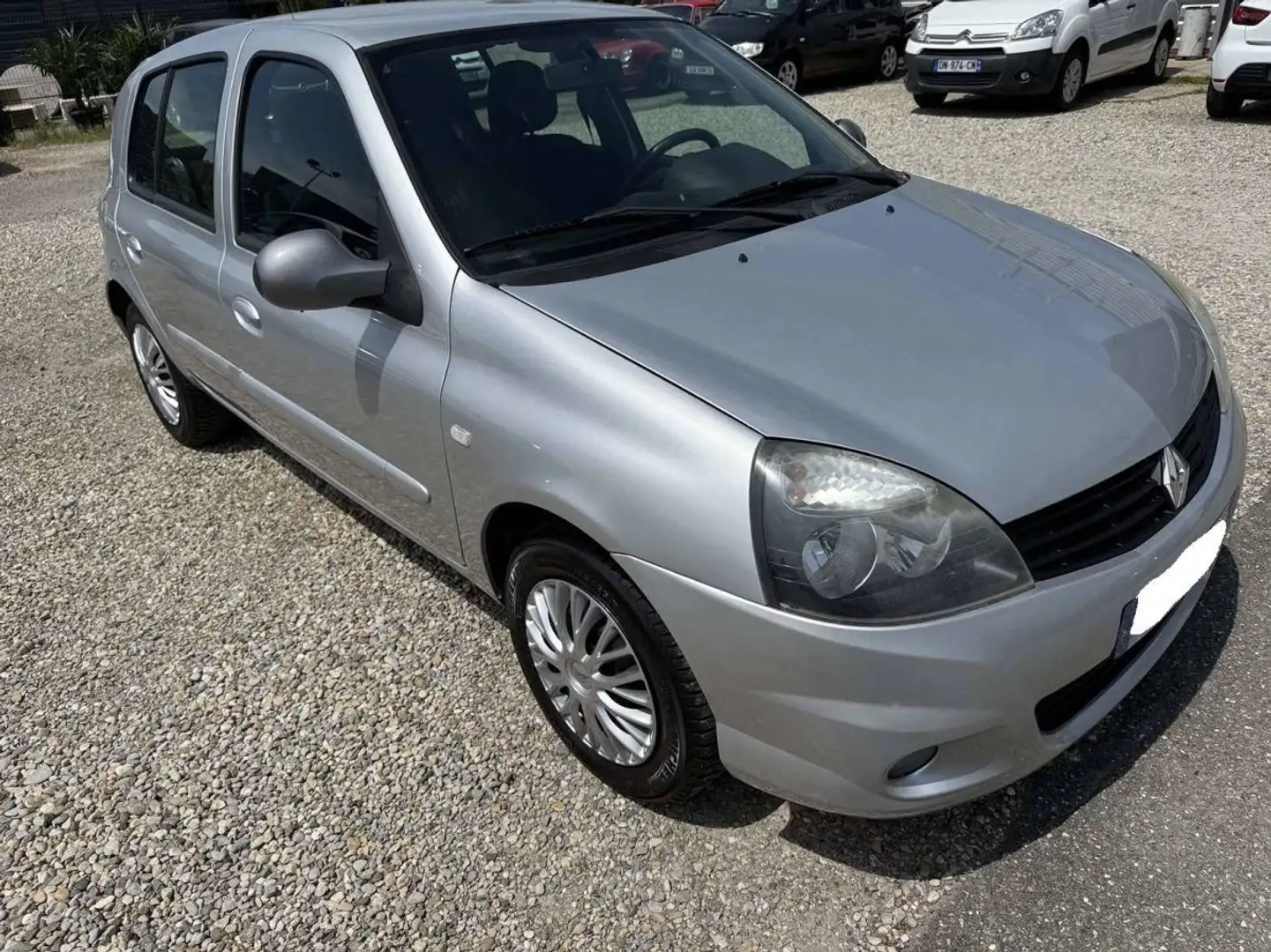 Renault Clio II 1.2 16v Campus Bye Bye 5p Gris - 2