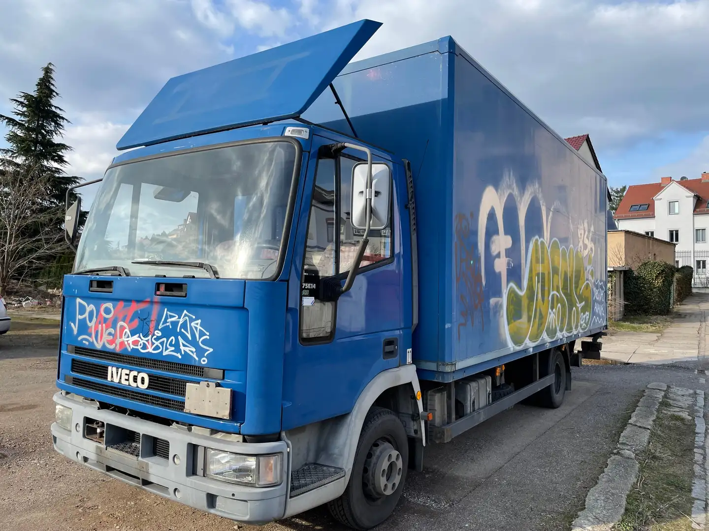 Iveco 75E14 Azul - 1