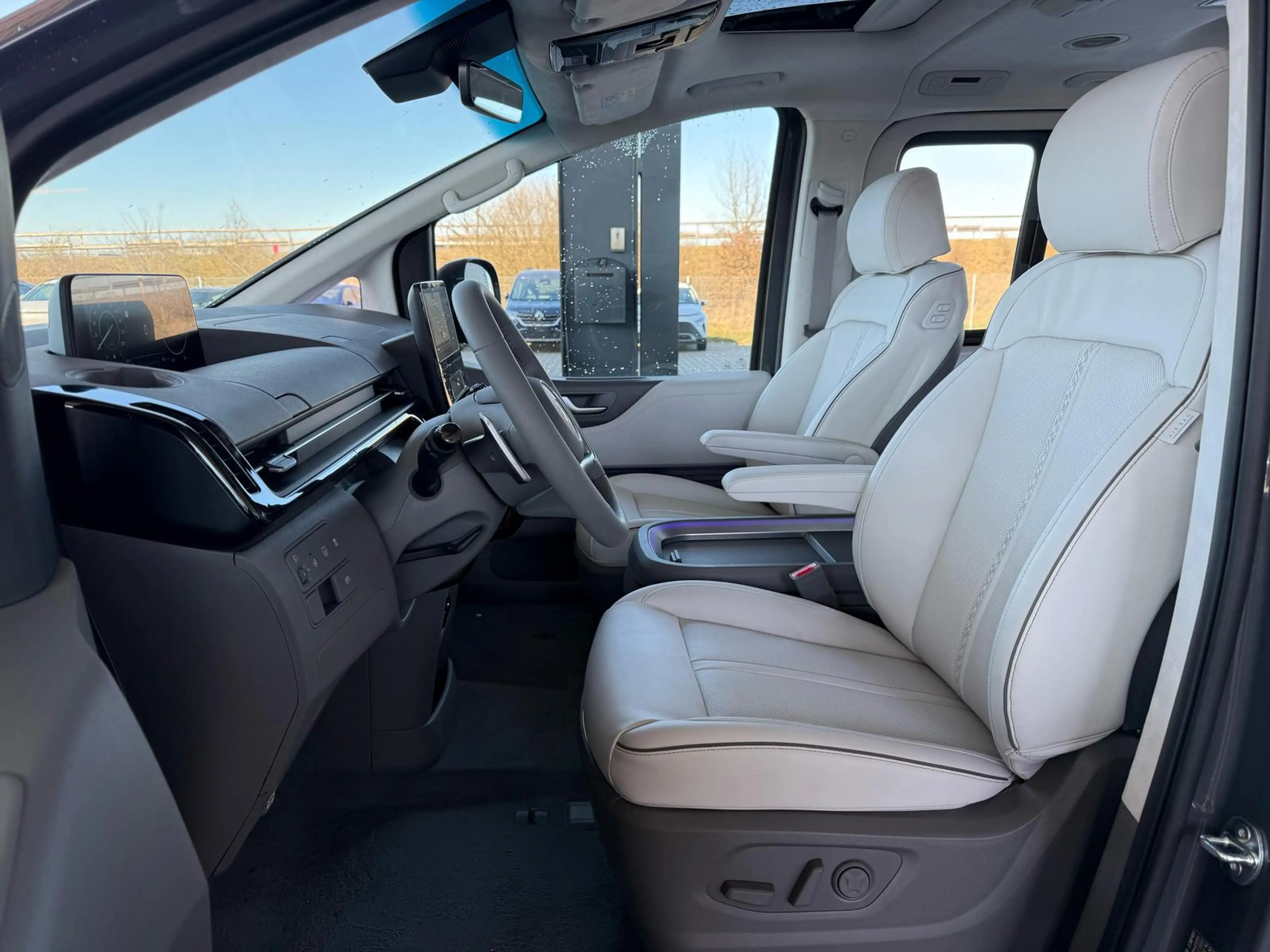 Hyundai STARIA Luxury 1.6 T-GDi HEV 2WD 7-Sitzer / ACC 360° Ka... — photo 5
