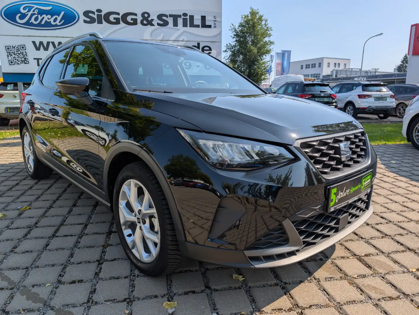 SEAT Arona 1.0 TSI FR LED*NAVI*VIRTUAL*SHZ*KLIMAAUT*PDC Zwart - 2