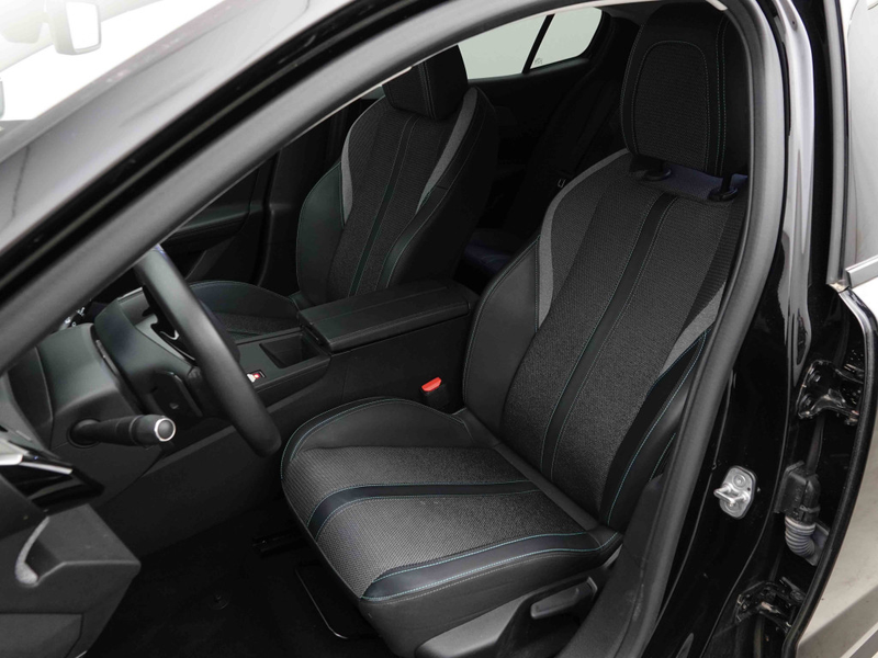 Peugeot 408 PHEV 225 | EV Range 60km | Allure | GPS | LED | Keyless | Camera — photo 7