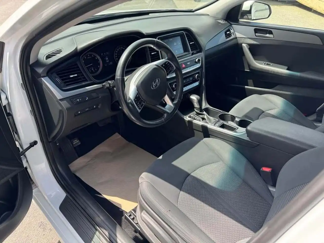 Hyundai SONATA снимка Hyundai SONATA