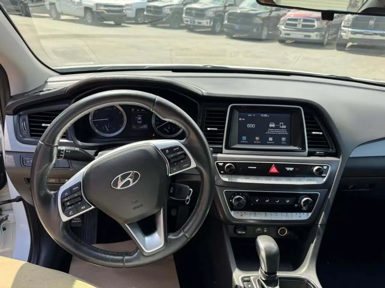 Hyundai SONATA снимка Hyundai SONATA