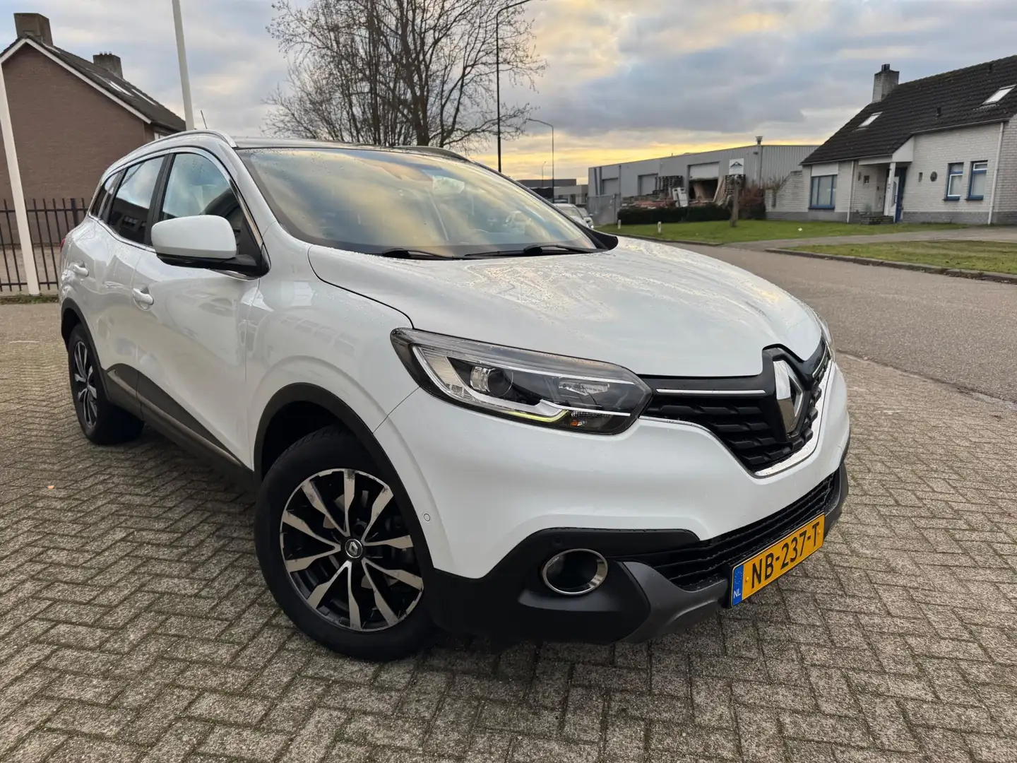 Renault Kadjar 1.2 TCe Intens Airco,Panodak,Navigatie Wit - 2
