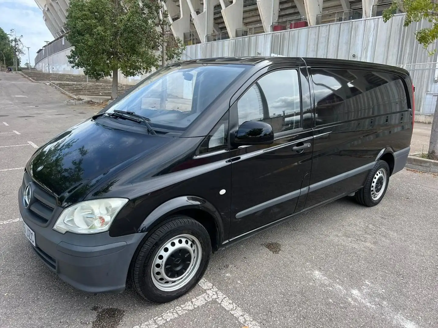 Mercedes-Benz Vito Vito Furgón 113CDI Larga Negro - 1