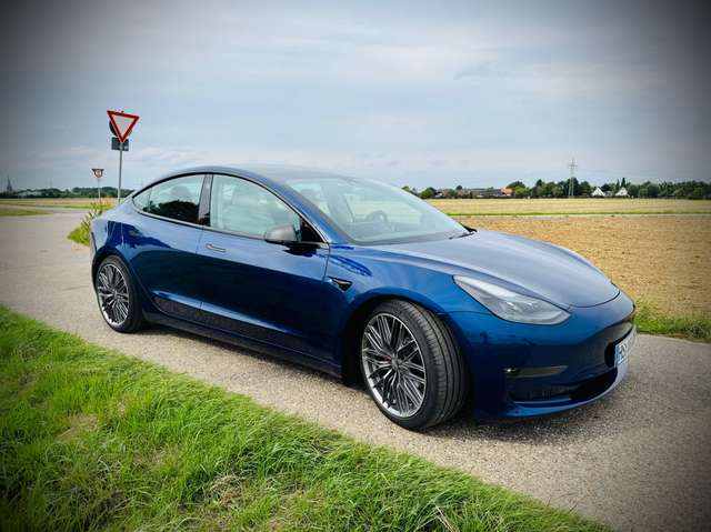 Imagine Tesla Model 3 Allradantrieb Dual Motor Performance+ TÜV NEU OZ