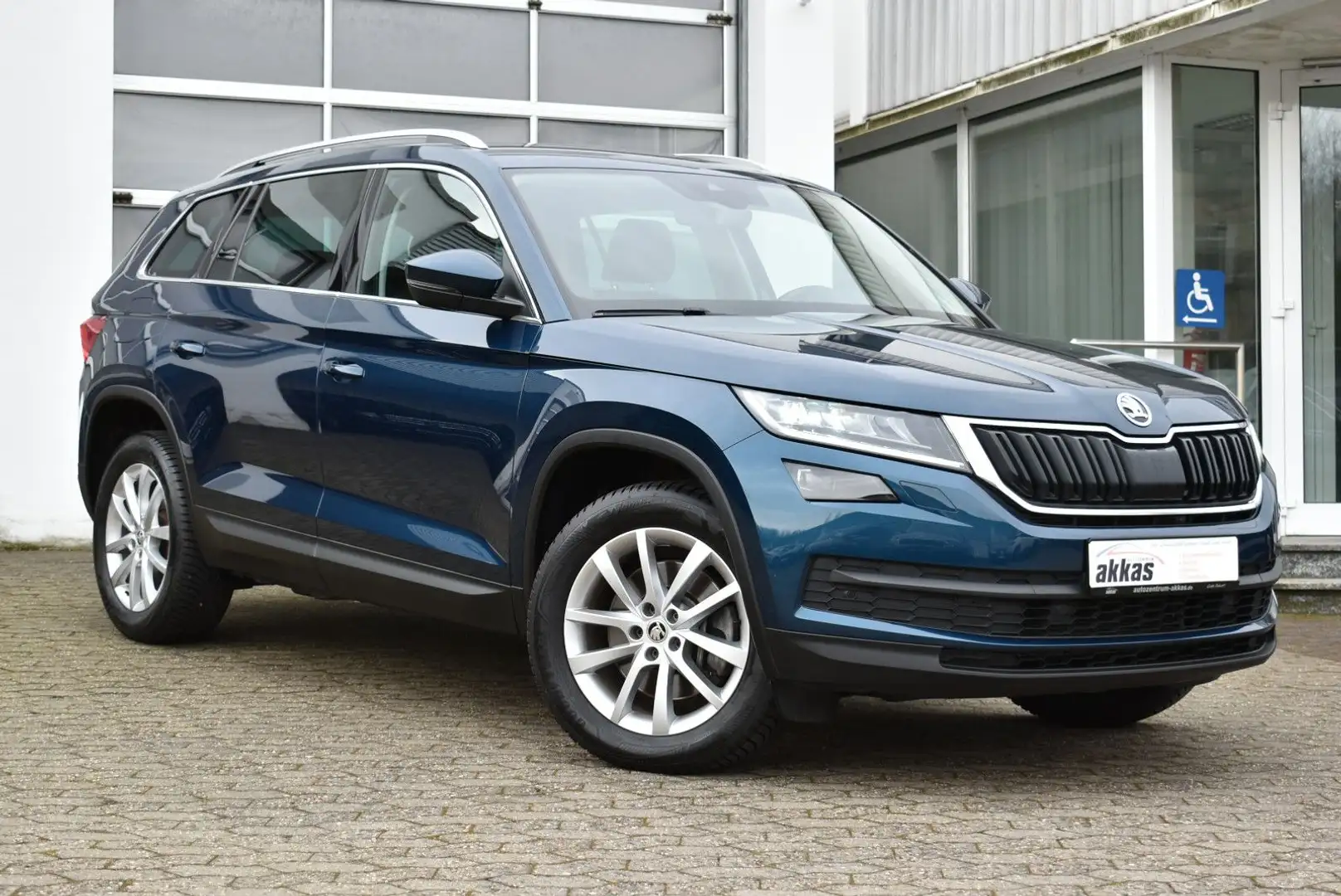 Skoda Kodiaq 2.0 TDI DSG Style 4x4 *7-Sitze*Leder*Navi Bleu - 2