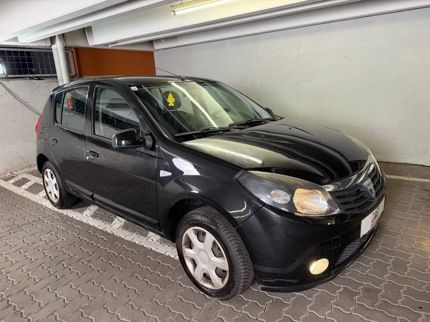 Dacia Sandero Black Line 1.2 16V 75 Grau - 2