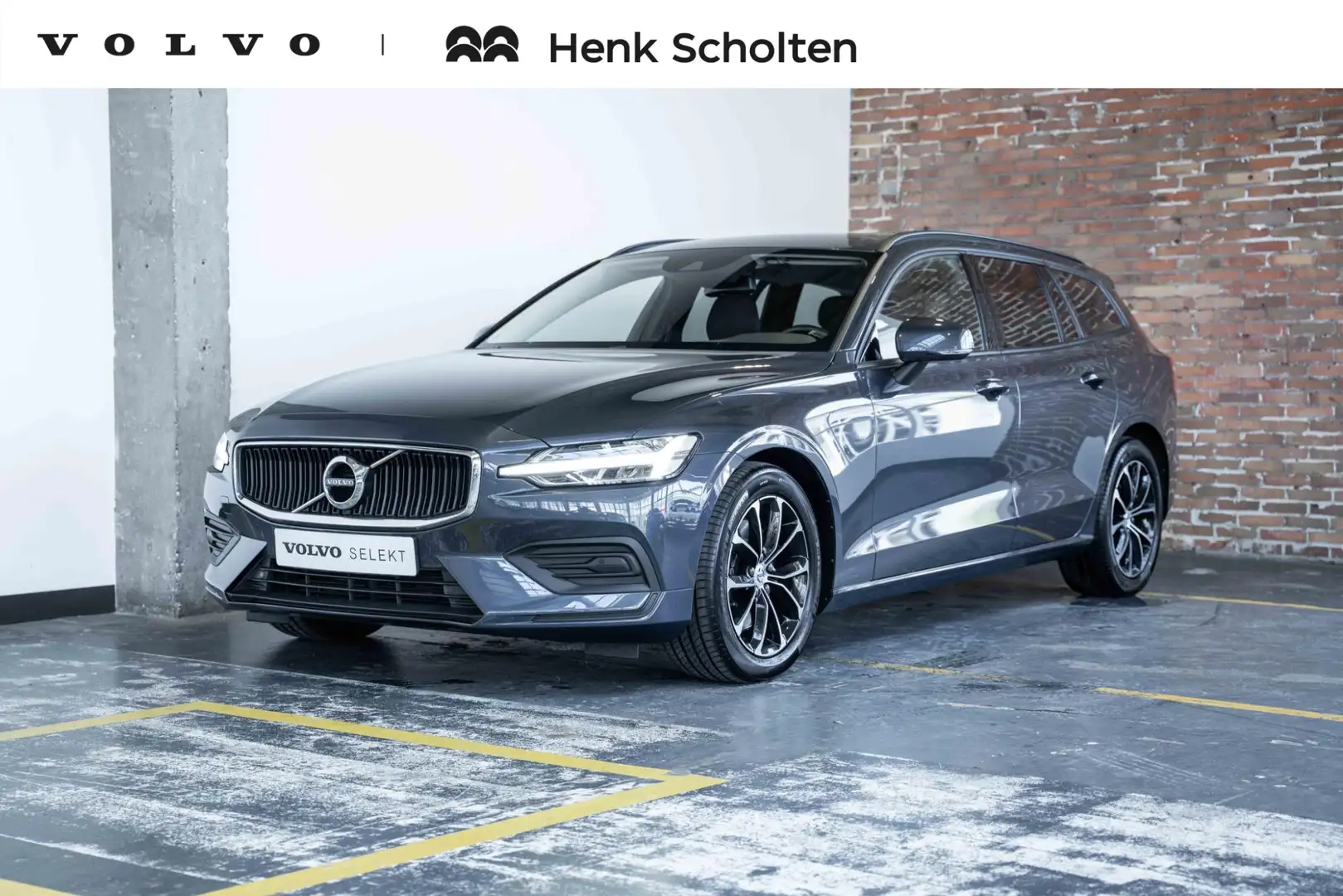 Volvo V60 B3 Mild Hybrid Momentum Advantage | Lederen Bekled Blauw - 1