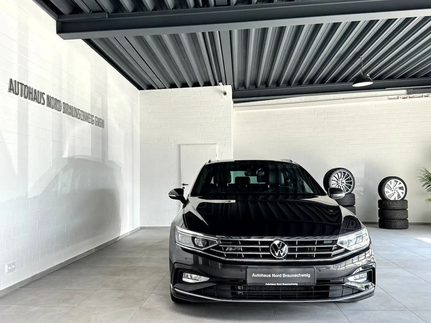 Volkswagen Passat 2.0 TDI DSG Elegance R Line*Pano*HUD*AHK* Grau - 2