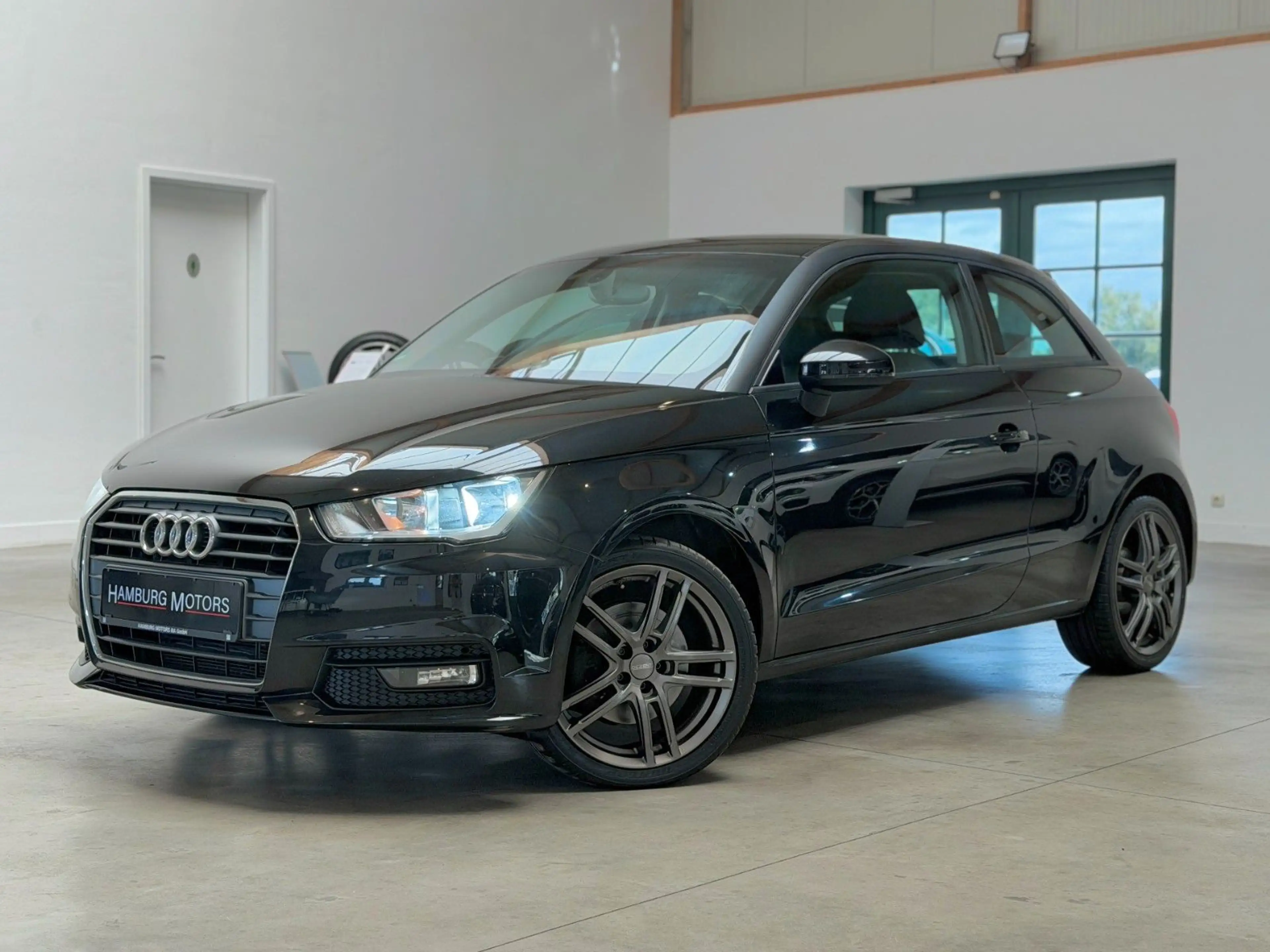 Audi A1 1.4 TFSI Sport NAVI/BLUETOOTH/SHZ 125PS — photo 3