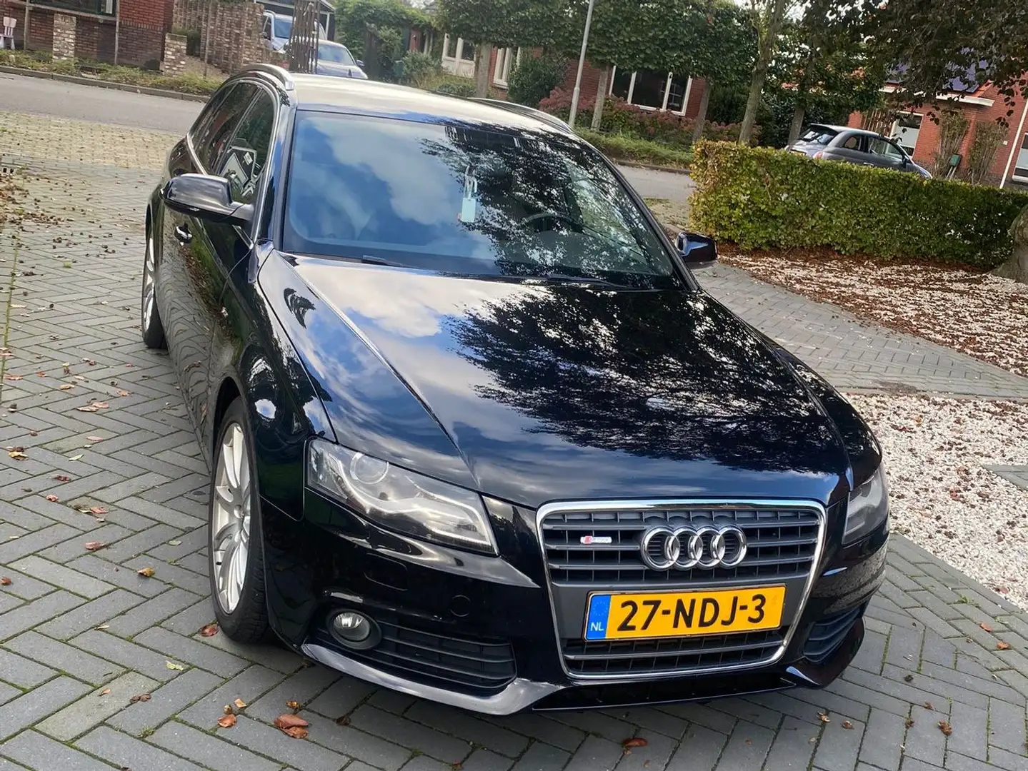 Audi A4 1.8 TFSI S edition Zwart - 1