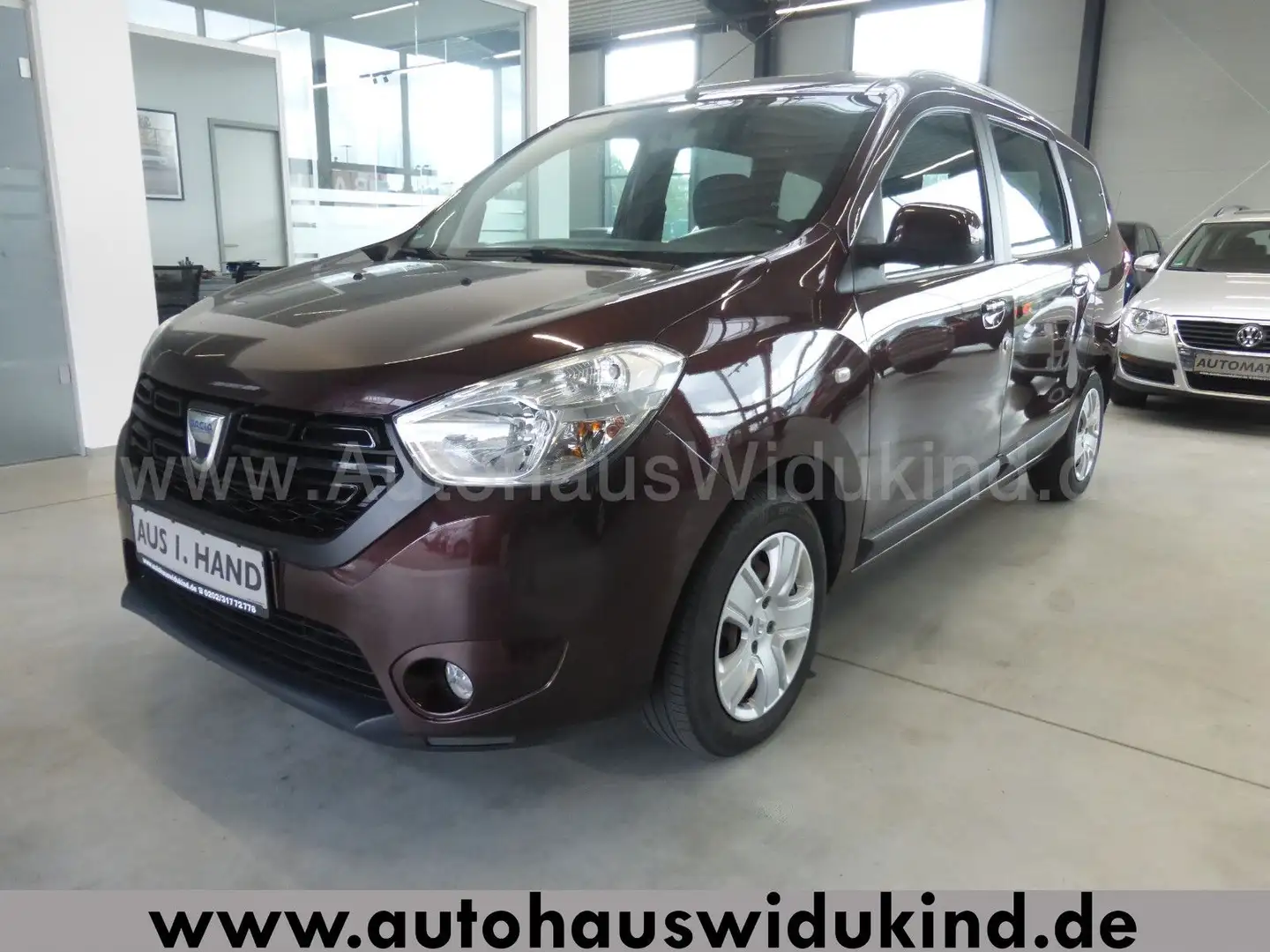 Dacia Lodgy 1.6 Laureate Klima PDC AHK 7 Sitzer 1.HAND Braun - 1