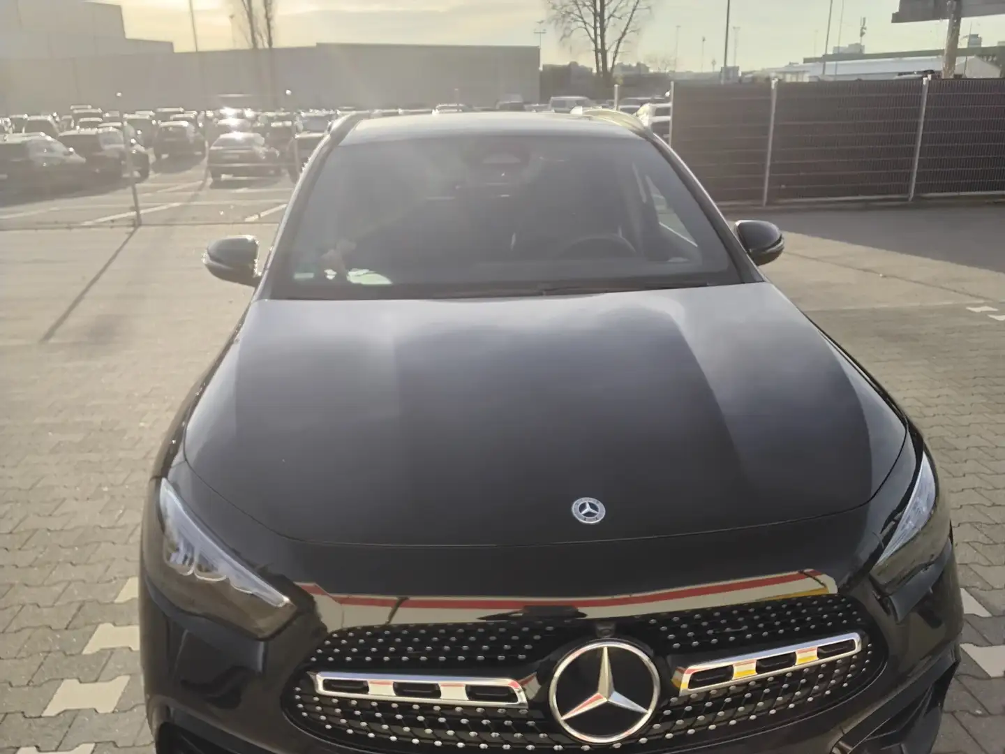 Mercedes-Benz GLA 250 GLA 250 4Matic 8G-DCT AMG Line Advanced Plus Schwarz - 1