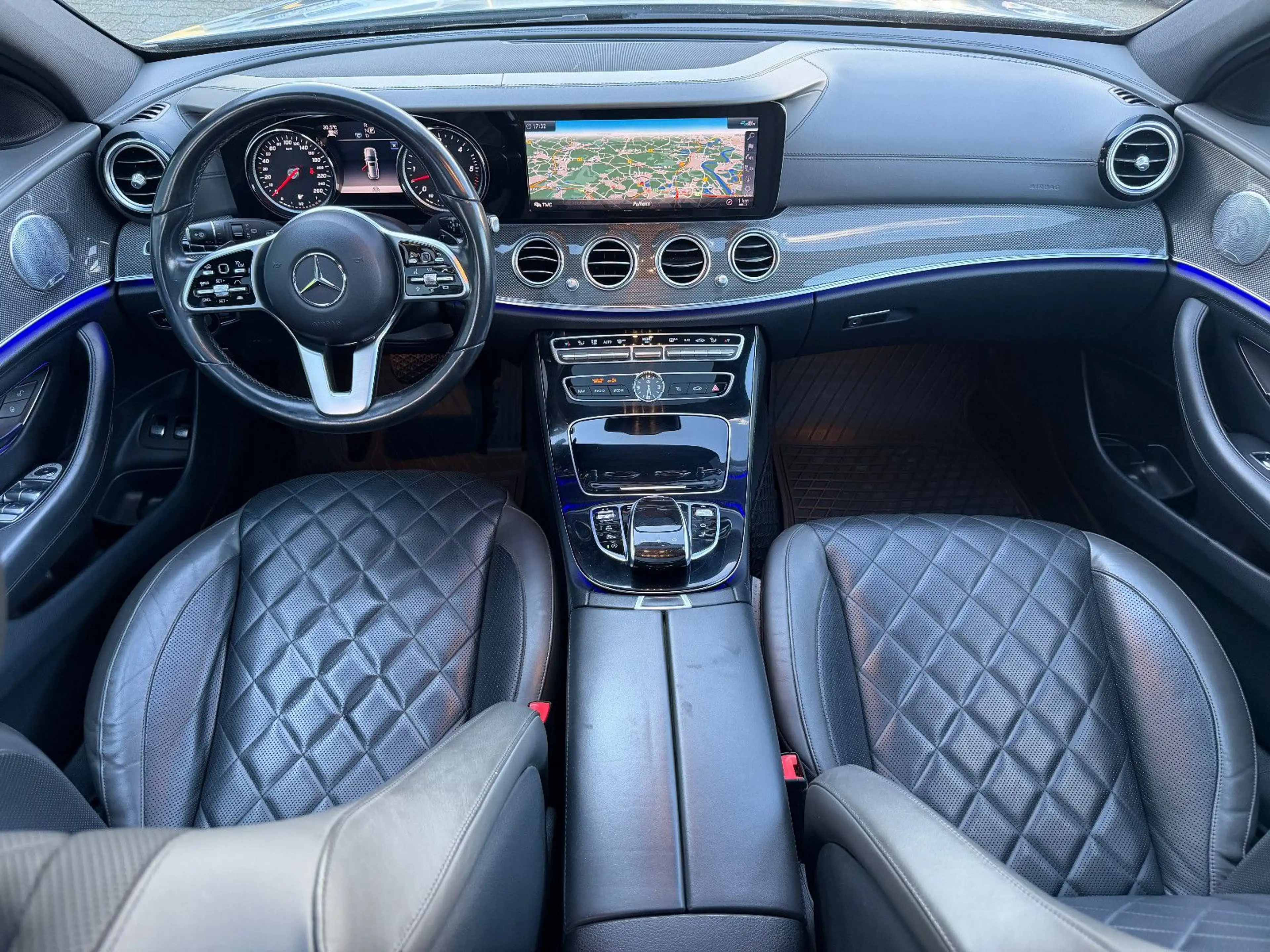Mercedes-Benz E 400 d T 4Matic/DESIGNO/PANO/AHK/ALU/AIRMATIC/ — photo 9