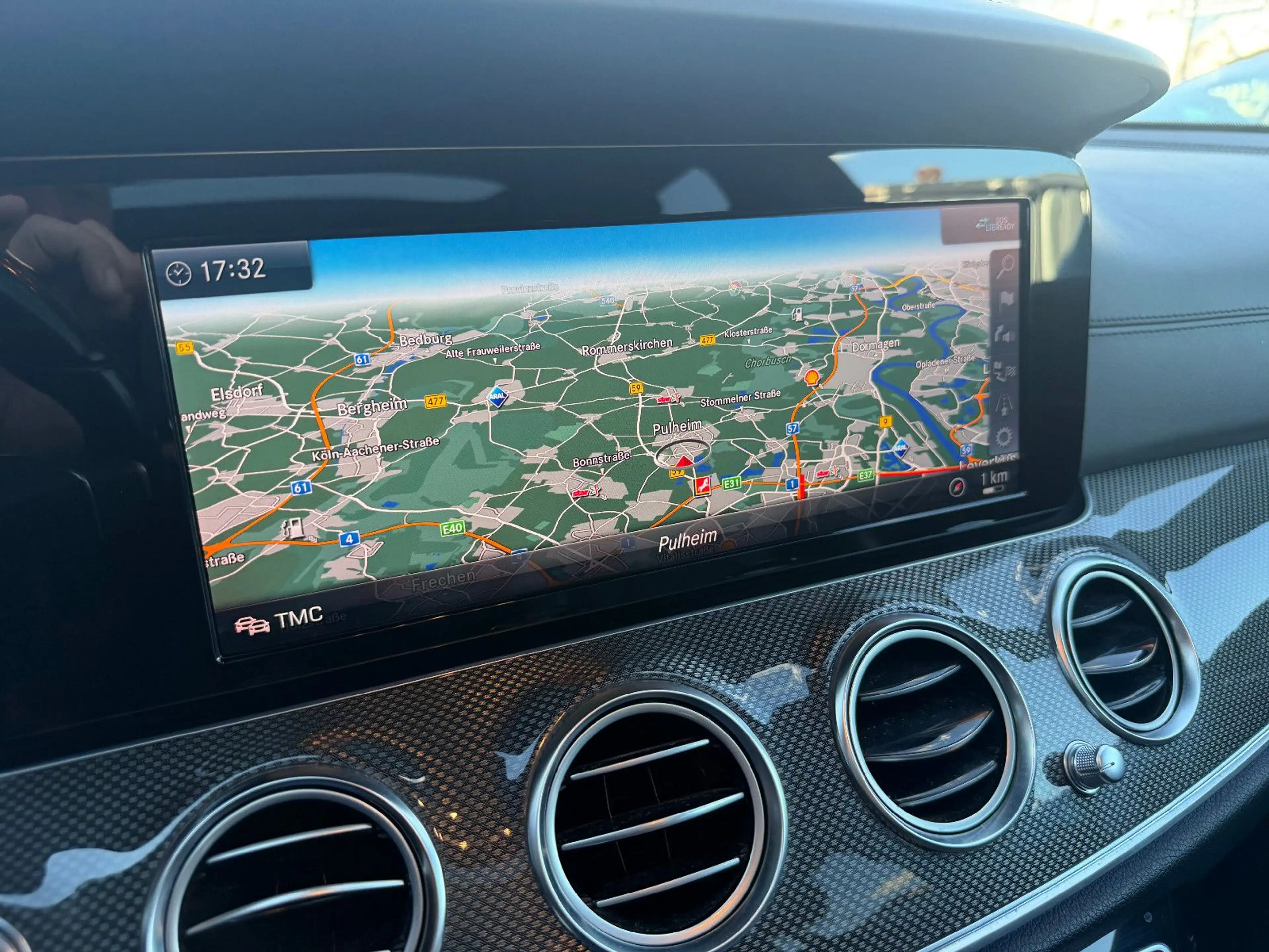 Mercedes-Benz E 400 d T 4Matic/DESIGNO/PANO/AHK/ALU/AIRMATIC/ — photo 11