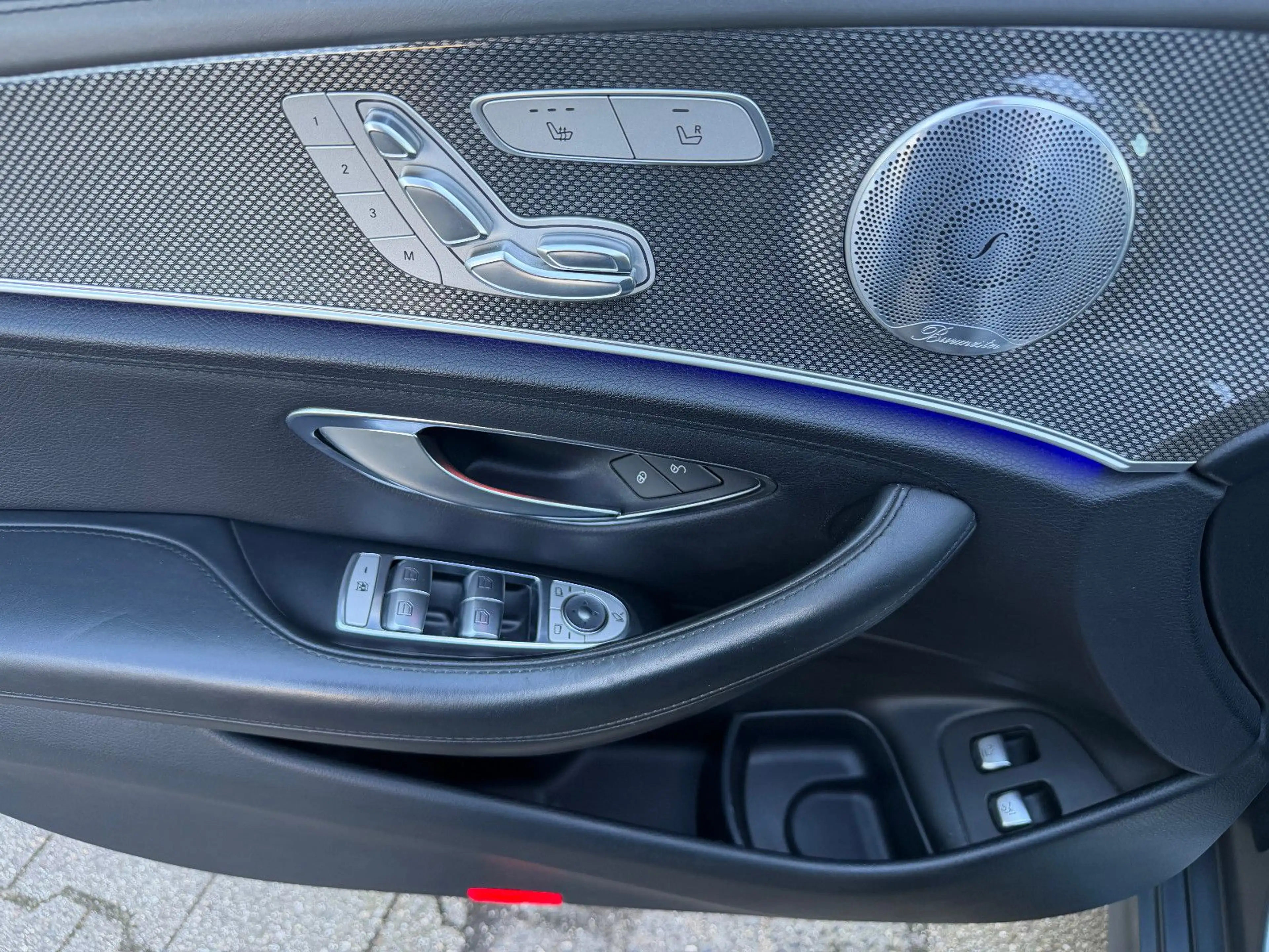 Mercedes-Benz E 400 d T 4Matic/DESIGNO/PANO/AHK/ALU/AIRMATIC/ — photo 13