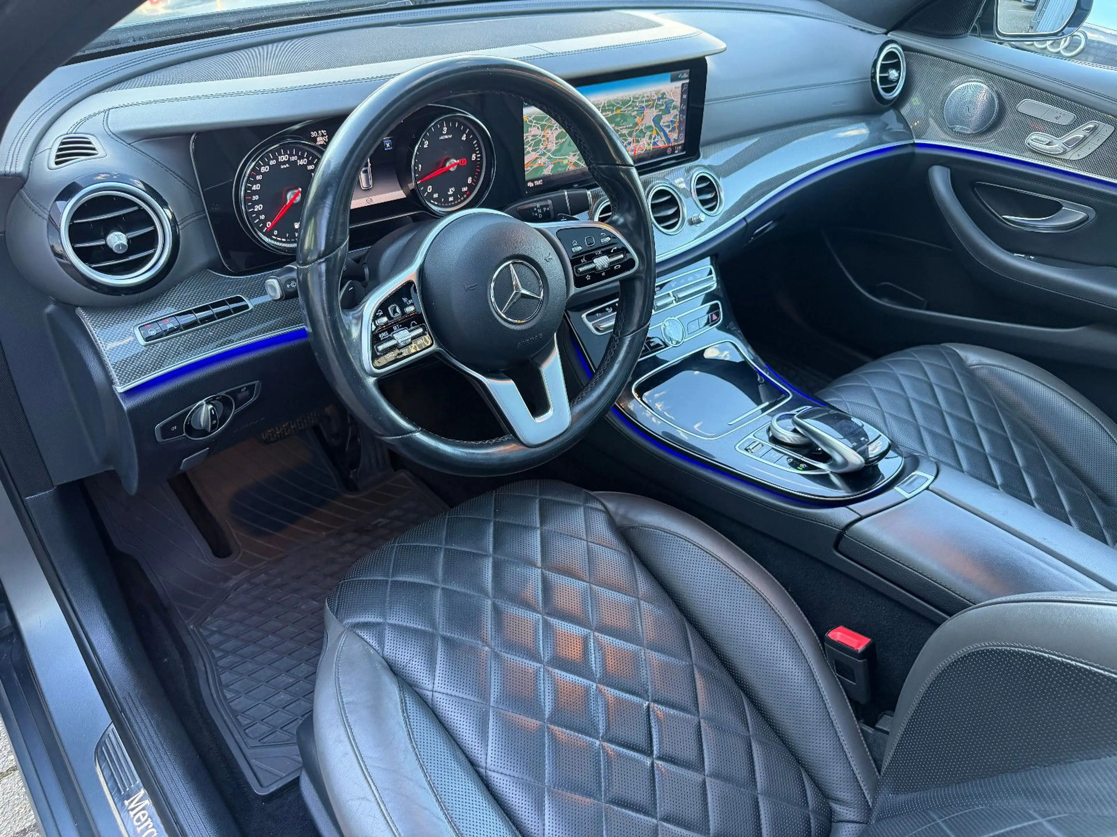 Mercedes-Benz E 400 d T 4Matic/DESIGNO/PANO/AHK/ALU/AIRMATIC/ — photo 14
