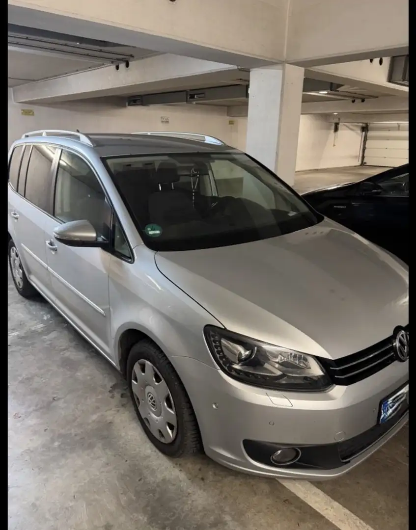 Volkswagen Touran Highline Grau - 1