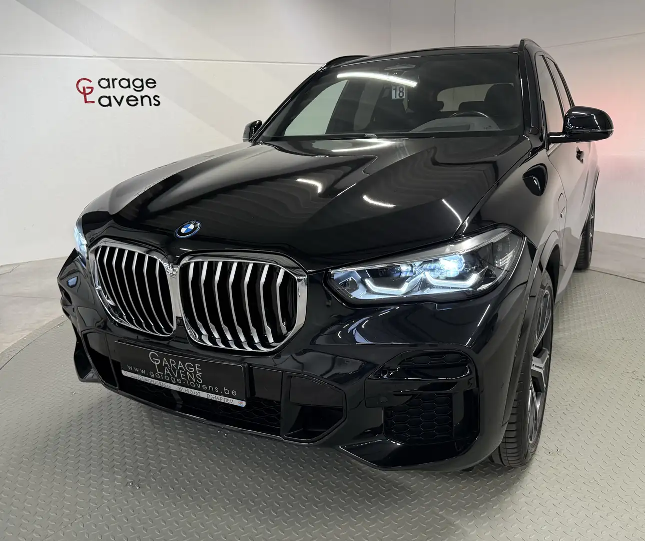 BMW X5 X5 xDrive45e TREKHAAK HEAD UP PANO DAK Zwart - 1