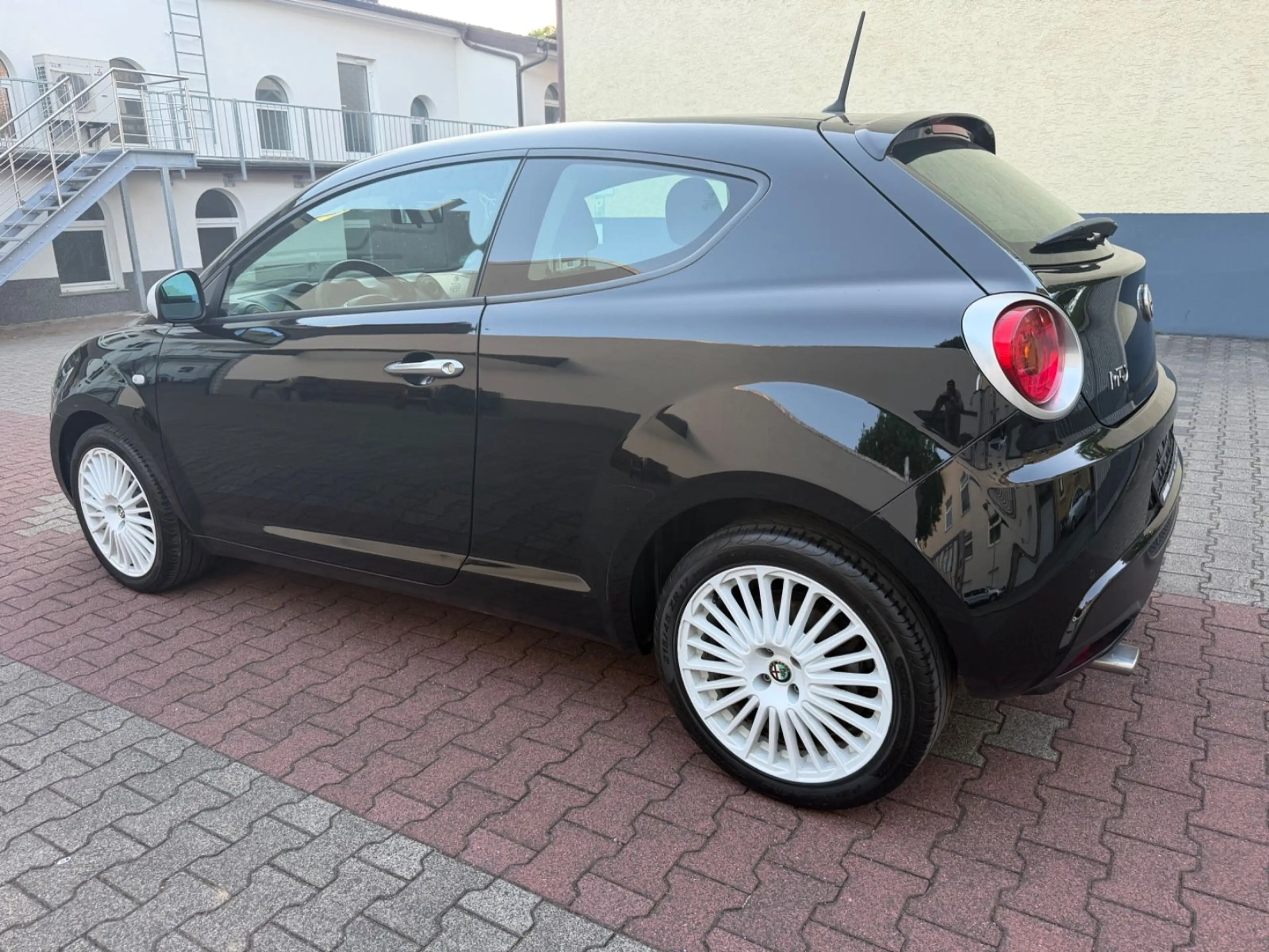 Alfa Romeo MiTo Junior 1.4 ( PDC / ALU / KLIMA ) — photo 4