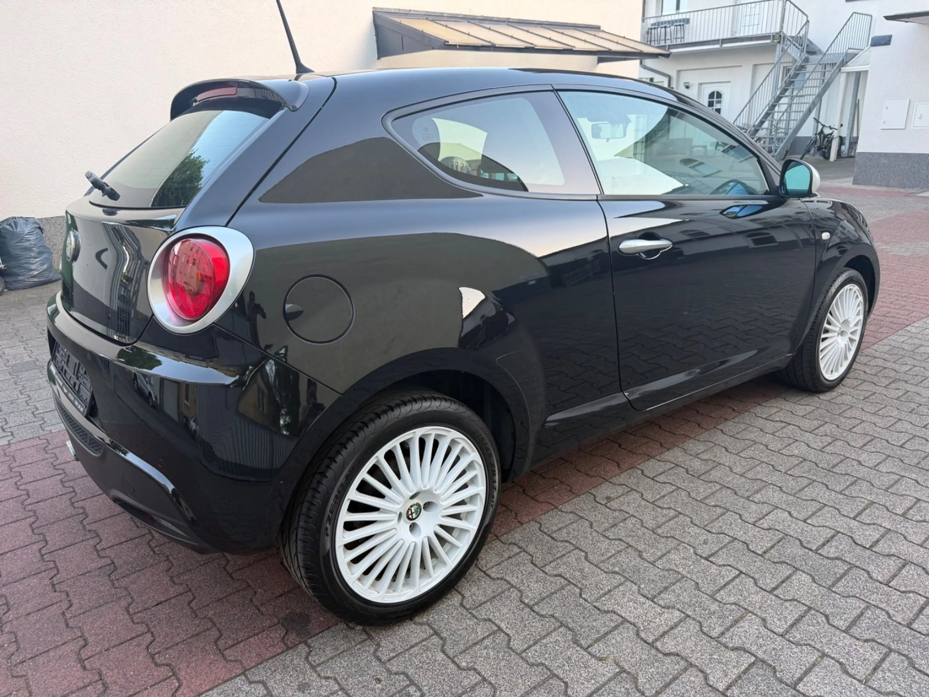 Alfa Romeo MiTo Junior 1.4 ( PDC / ALU / KLIMA ) — photo 3