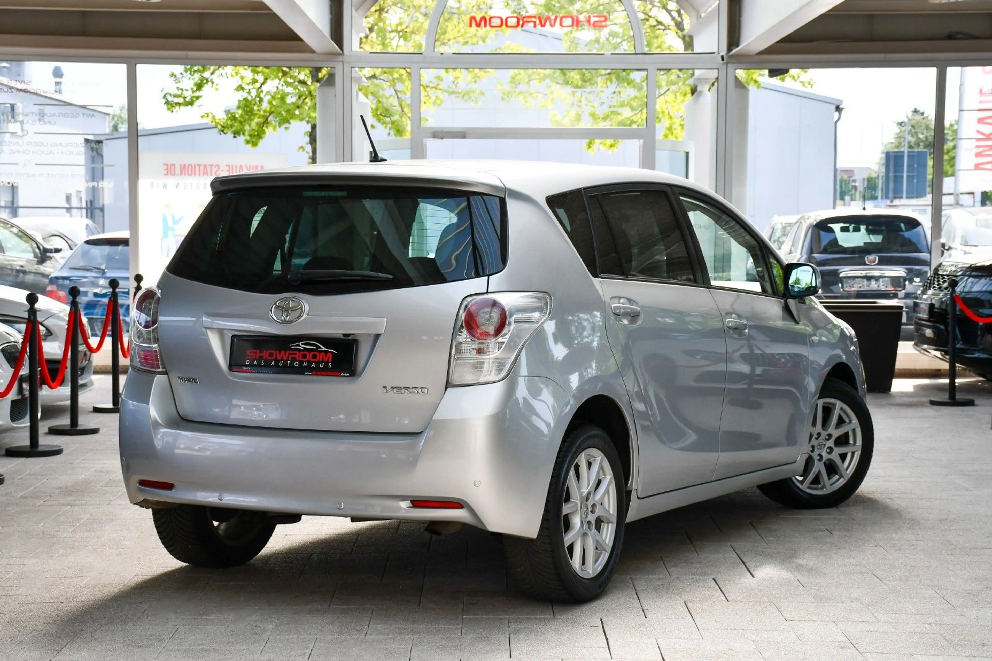 Toyota Verso Executive Automatik Kamera 7Sitzer 1.Hand — photo 2