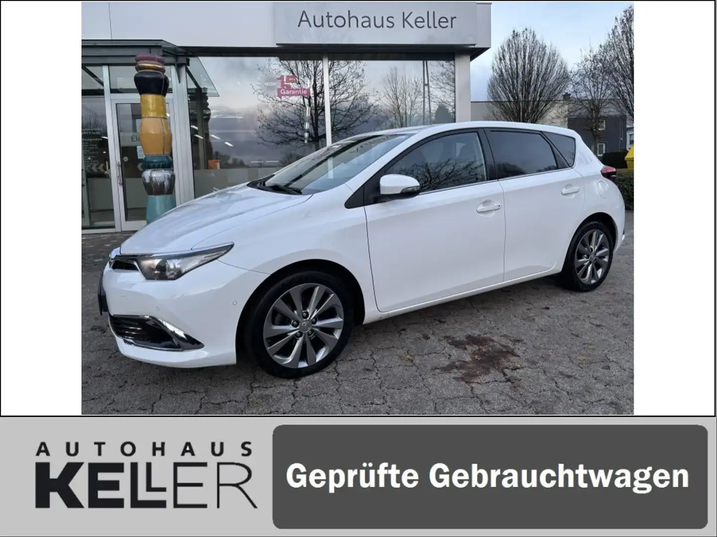 Toyota Auris 1.2 Turbo Executive Weiß - 1