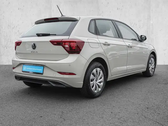 Volkswagen Polo view 4