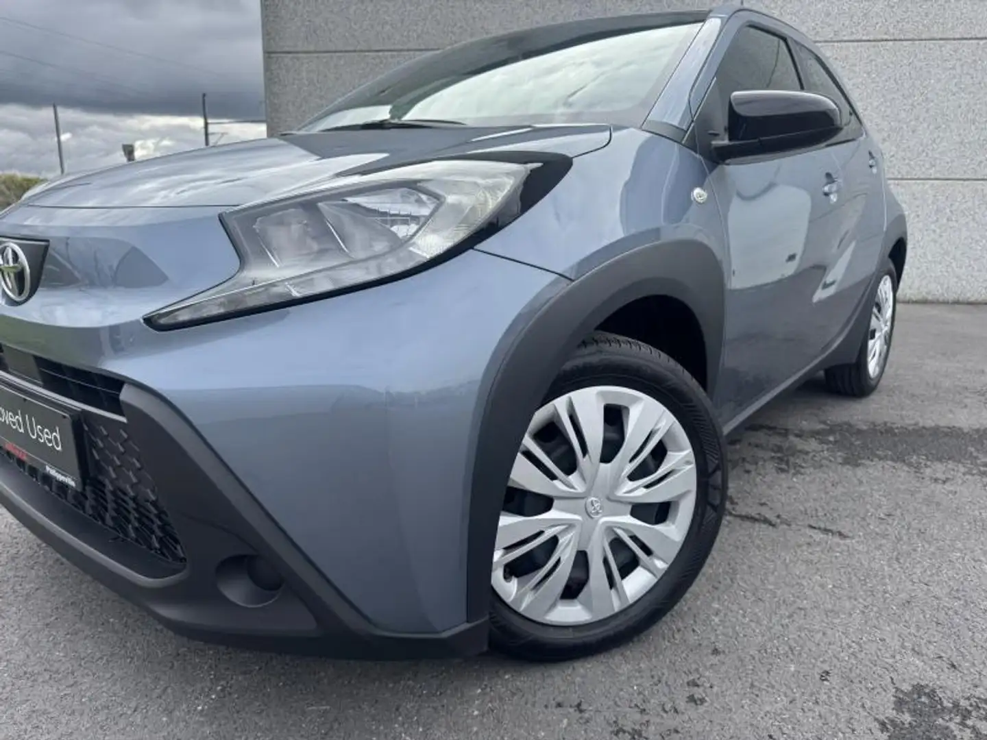 Toyota Aygo X 1.0Ess. AUTO CVT play Bleu - 2