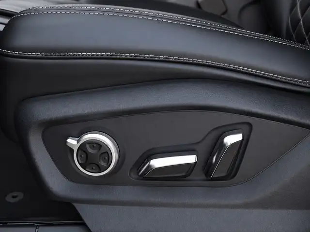 Audi Q7 view 10