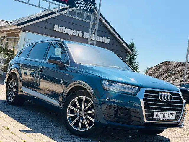 Audi Q7 main image