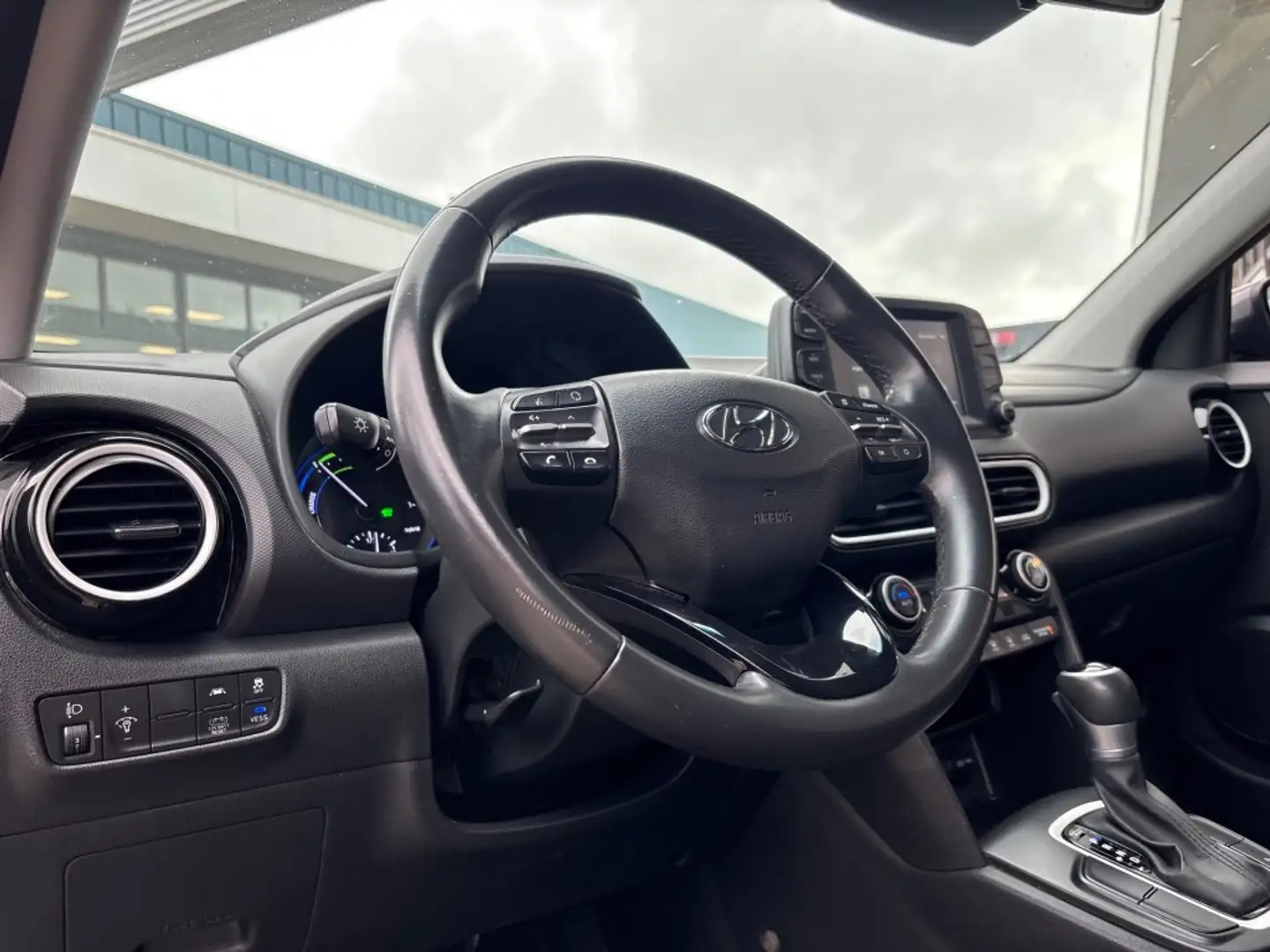 Hyundai KONA 1.6 GDI HEV FASHION LMV PDC-CAMERA CARPLAY Grijs - 2