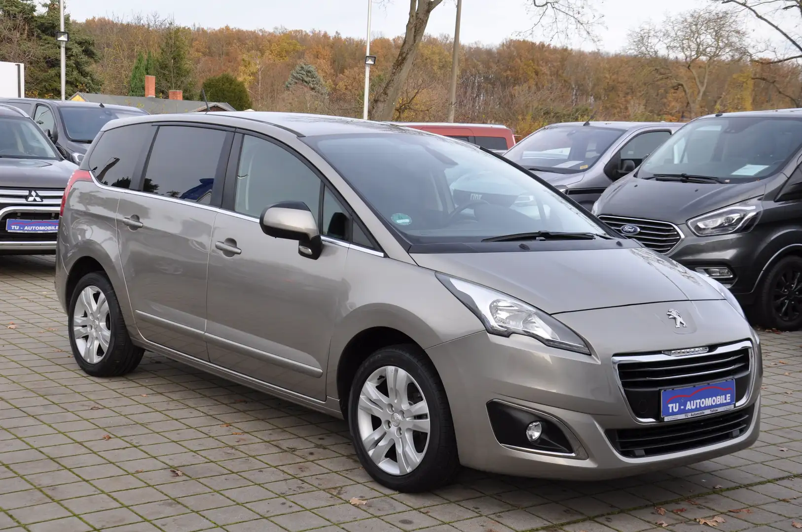 Peugeot 5008 5008 2.0 BlueHDi Active AHK-SHZ-PDC-KLIMAAUTOMATIK Grau - 1