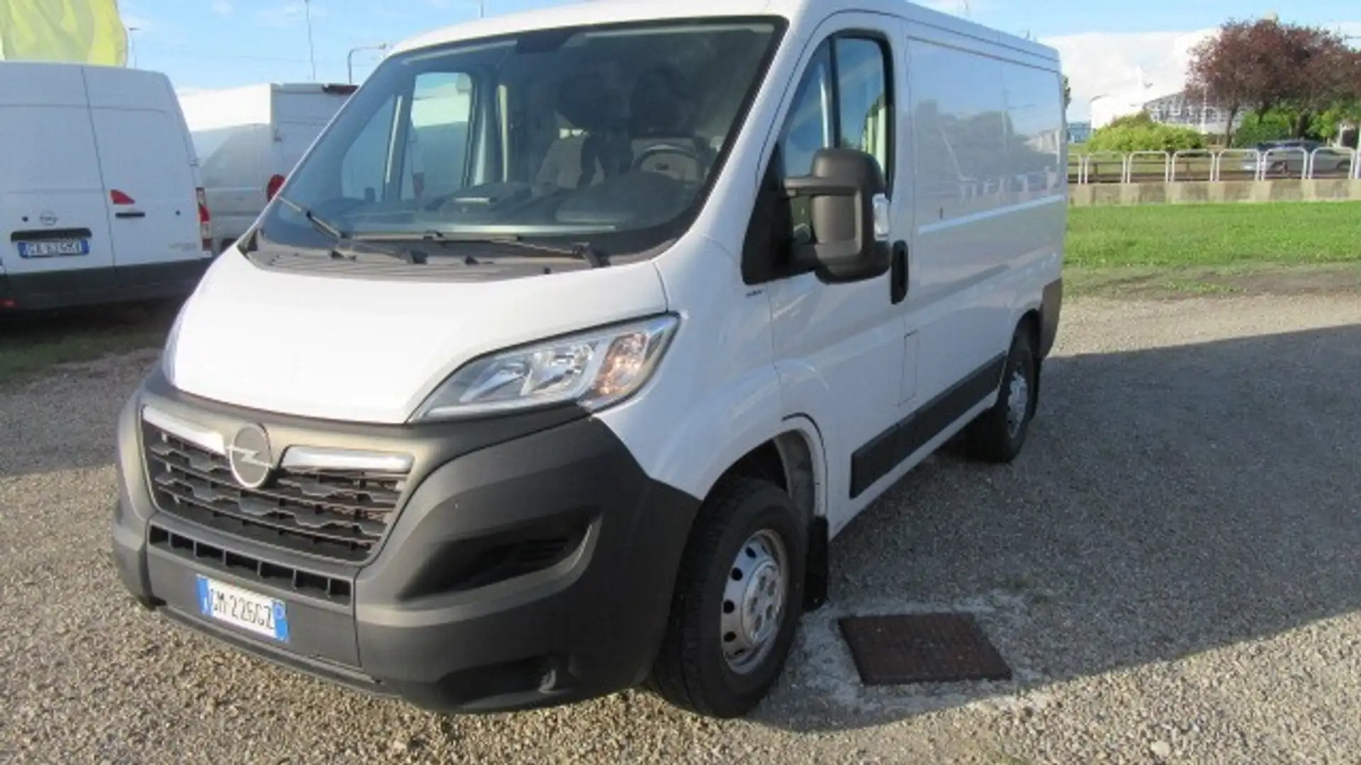 Opel Movano Movano 33 2.2 BlueHDi 140 S&S PC-TN Furgone Weiß - 1