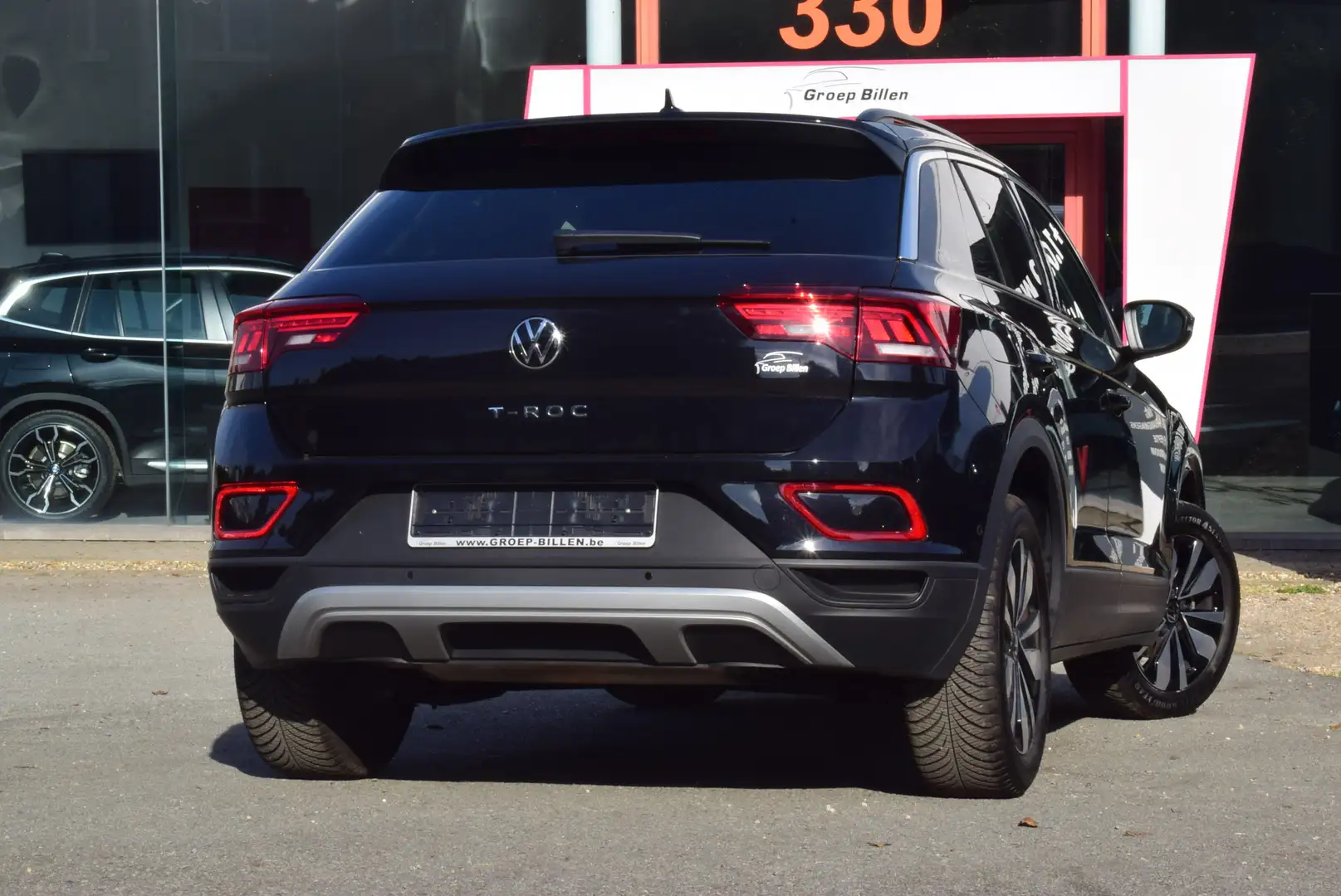 Volkswagen T-Roc 1.0TSi 1/2 LEDER - NAVI - LED - 17" ALU - PARKASS Zwart - 2