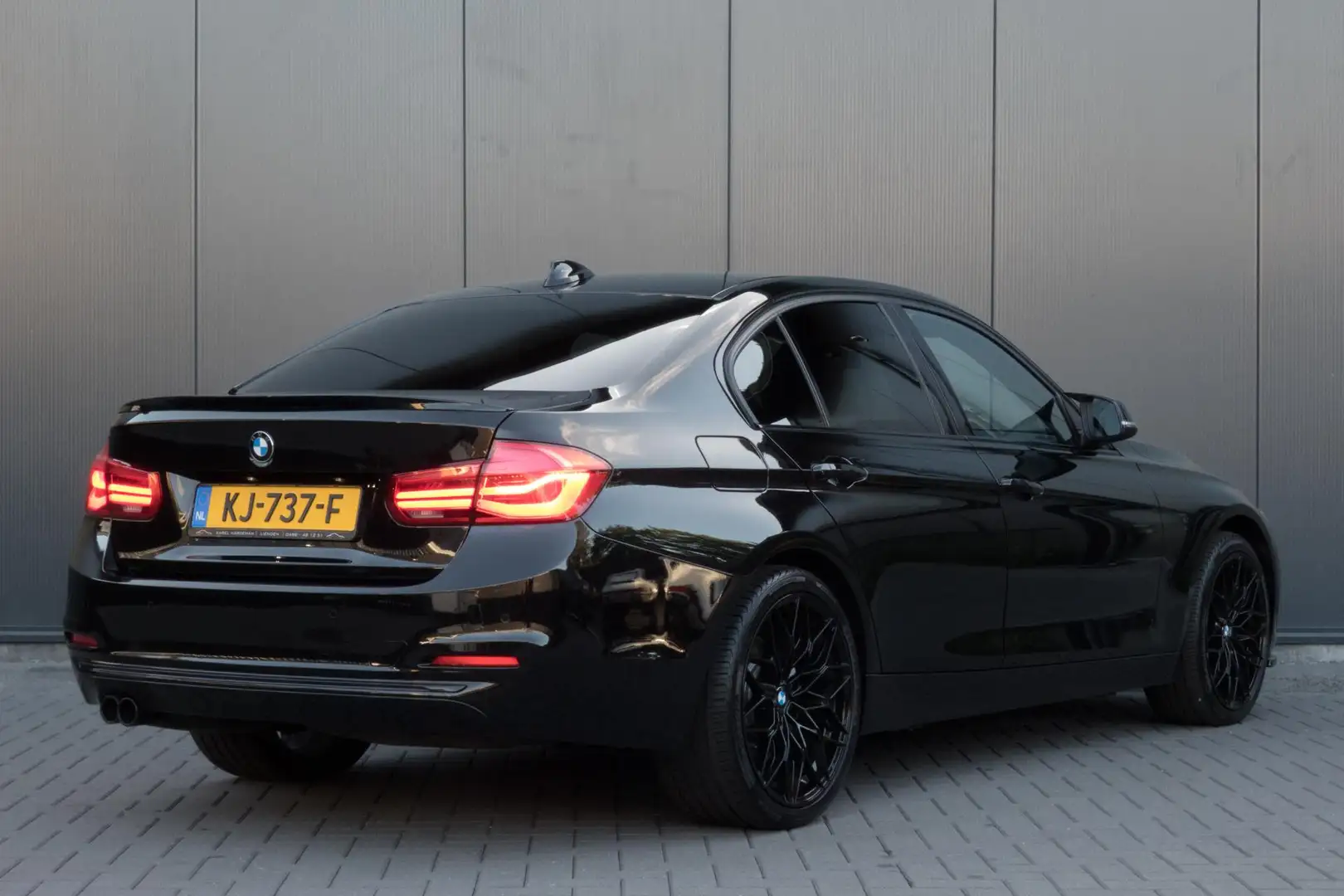 BMW 330 3-serie 330e Centennial Executive iPERFORMANCE | O Zwart - 2