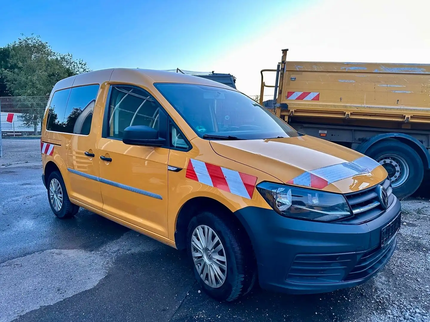 Volkswagen Caddy 2.0 TDI/ Trendline/ Navi/ Klima/ 2xSchiebe Gelb - 2