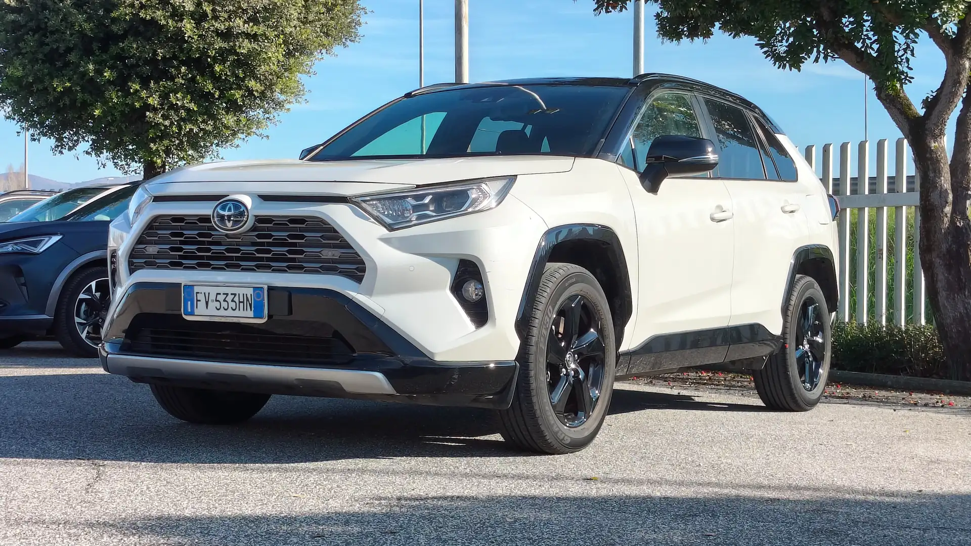 Toyota RAV 4 Rav4 2.5 vvt-i h Active 2wd e-cvt Белый - 2