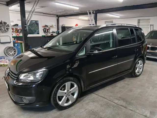 Volkswagen Touran 1.4 TSi Highline Automatik*TÜV 01/2028*LEDER*XENON*NAVI*PANORAMADACH