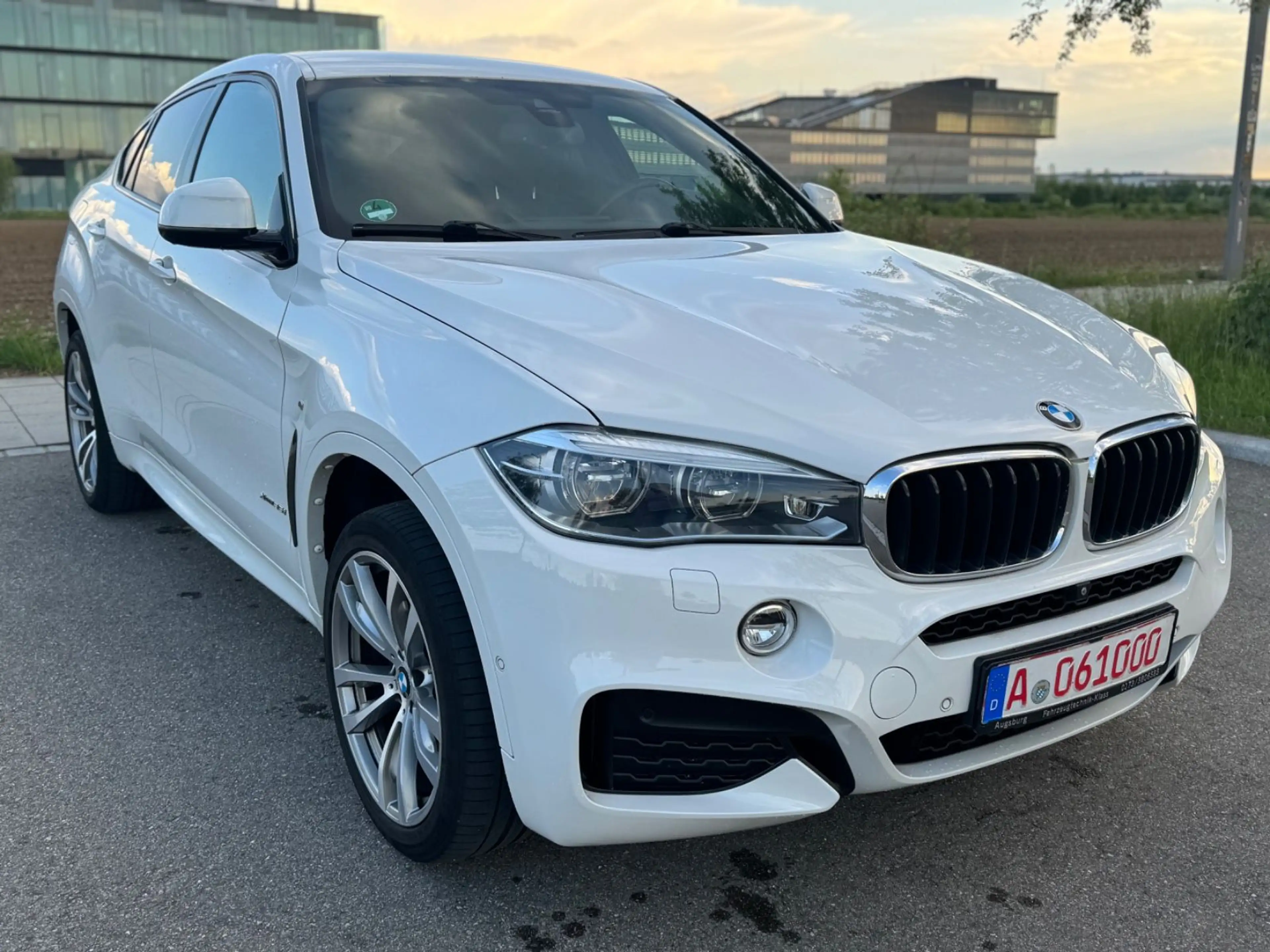 BMW X6 Baureihe X6 xDrive 35 i M-Paket 1A AHK — photo 3