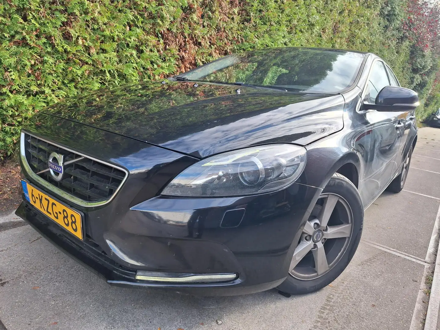 Volvo V40 1.6 D2 R-Design Noir - 1