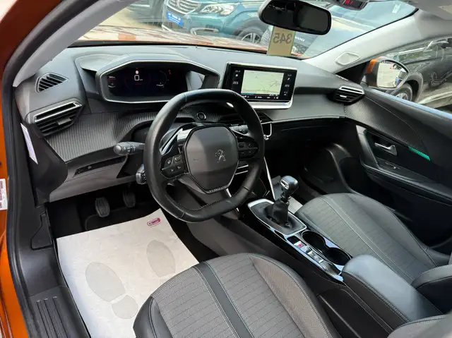Peugeot 2008 view 12